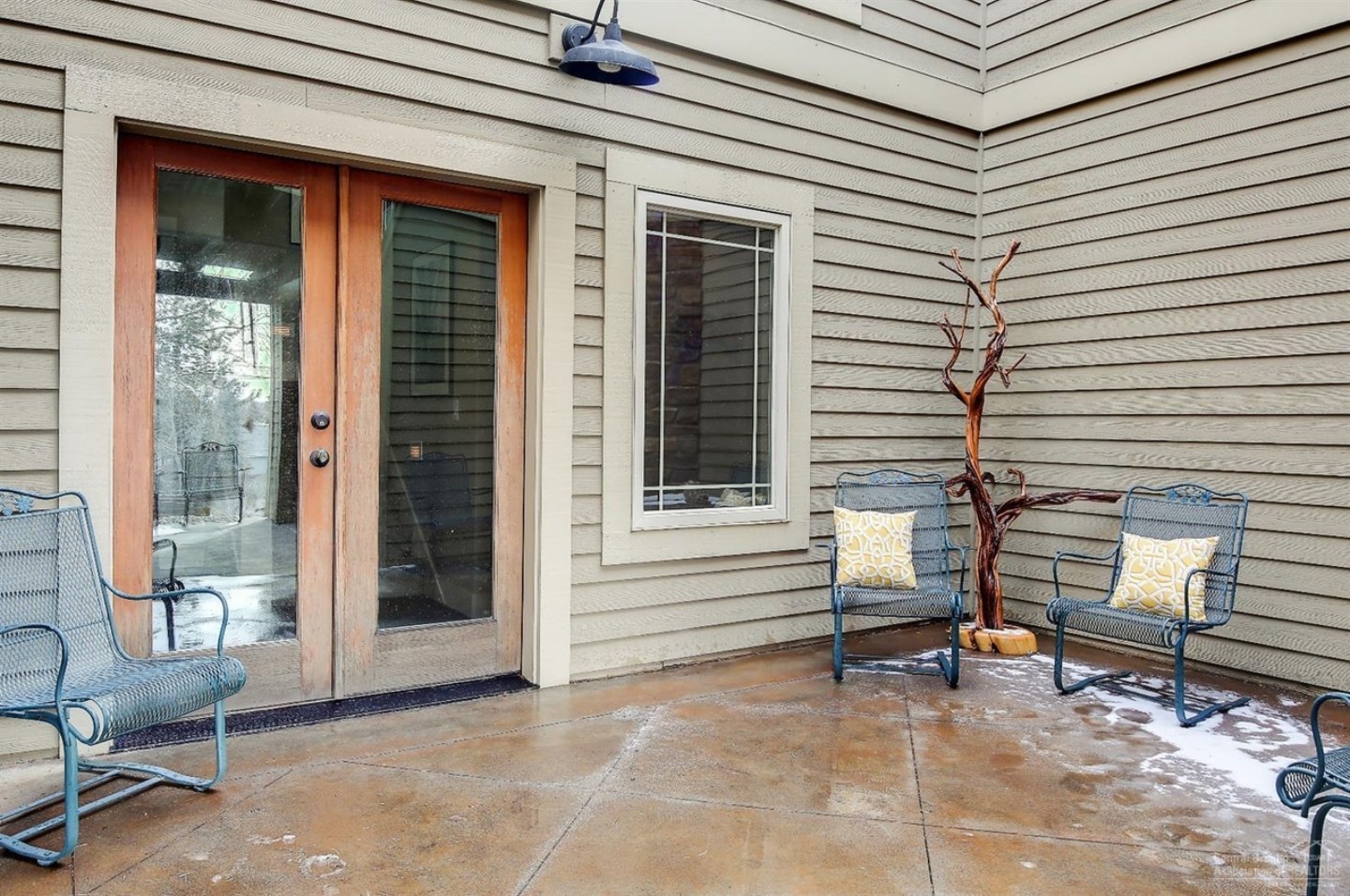 Covered back patio, 9th St, Central Oregon