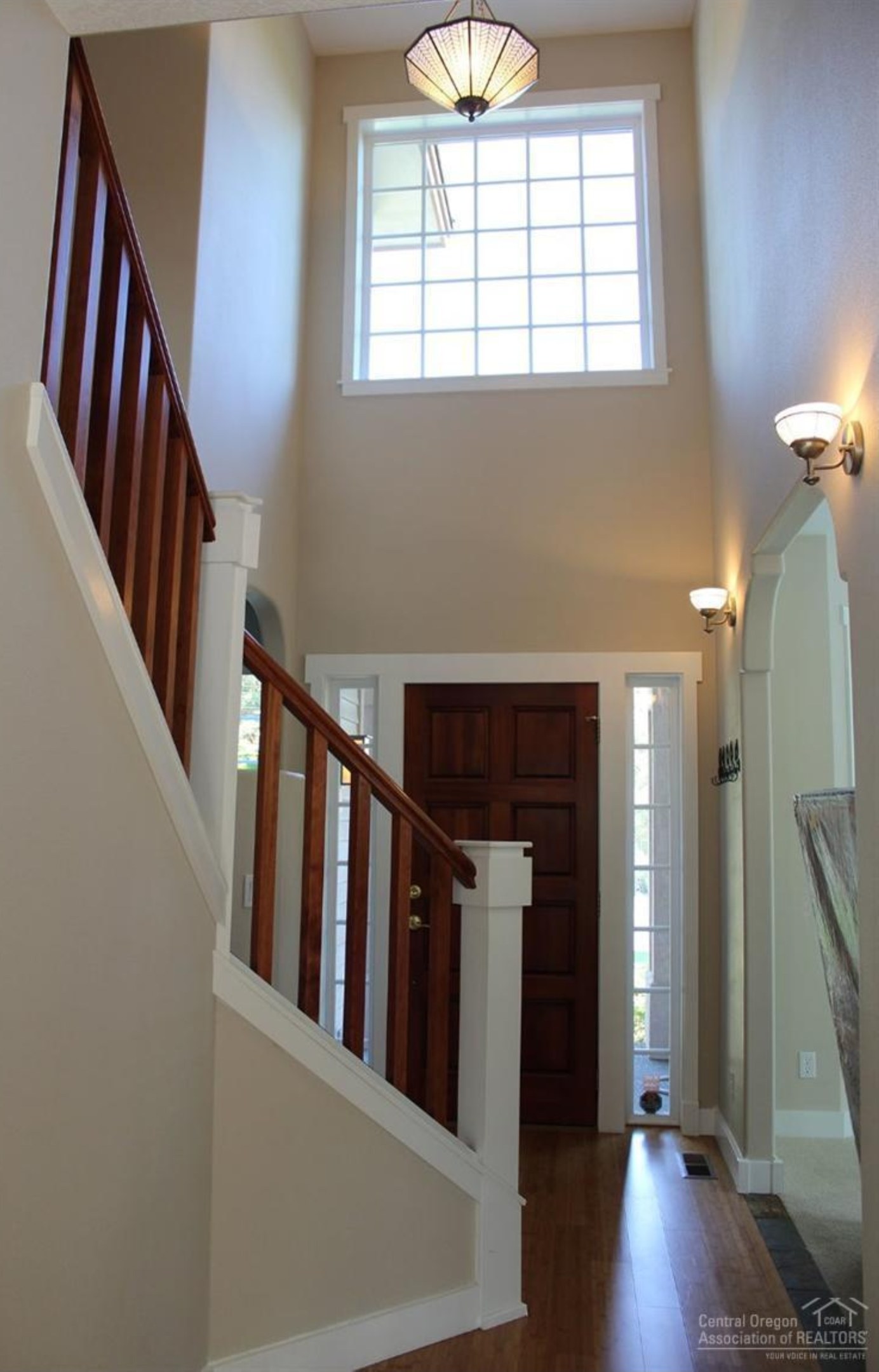Entry stairway with hardwood floors, Fairway Hghts, Central Oregon