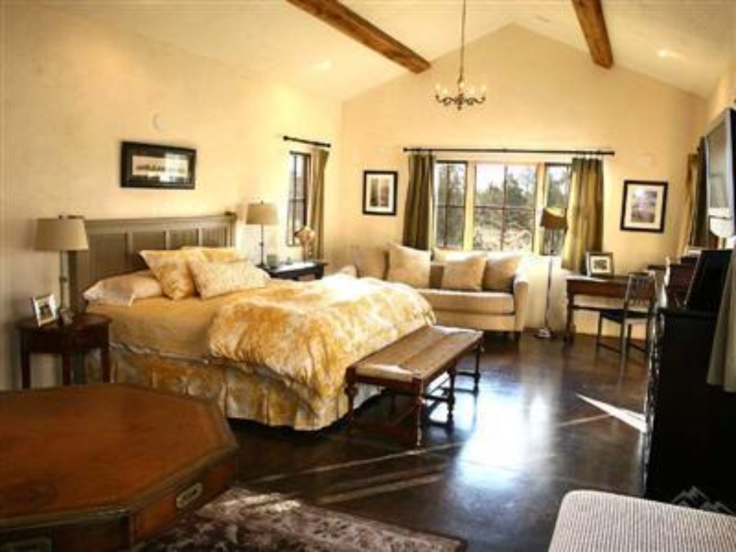 Primary bedroom with vaulted beamed ceiling, Sage Canyon, Pronghorn, Bend, Oregon
