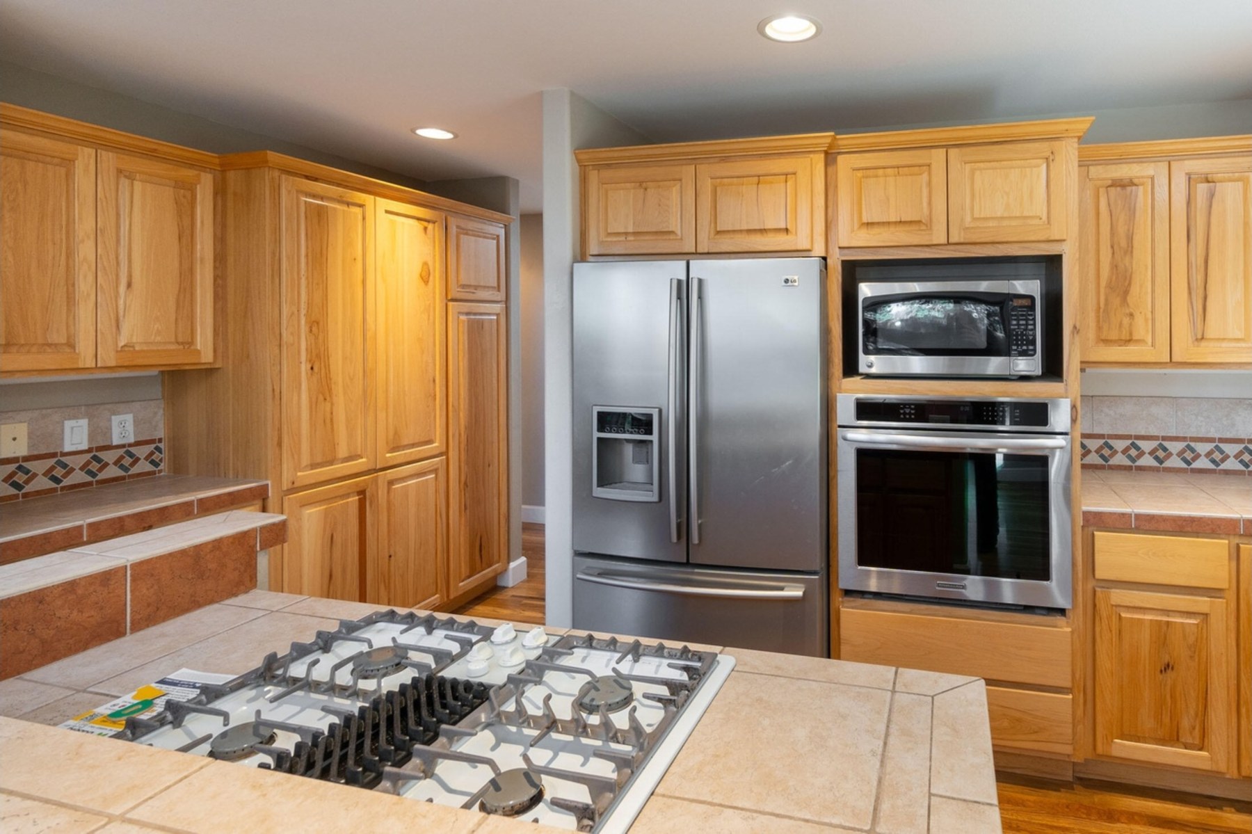 Kitchen with gas cooktop island, Zircon, Central Oregon